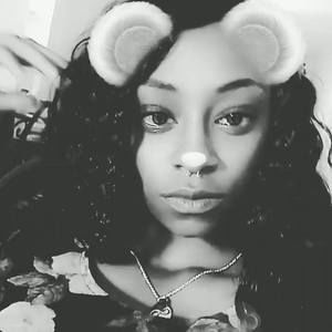 Meet your Posher, Ebonie